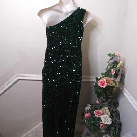 Dark Green Sparkly Sequinned Velour One Shoulder, Sexy Split Side Cocktail Dress - Picture 6 of 9